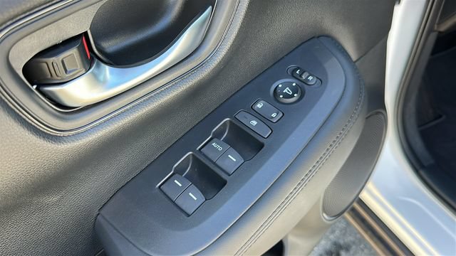 Used 2026 Honda HR-V LX image 9