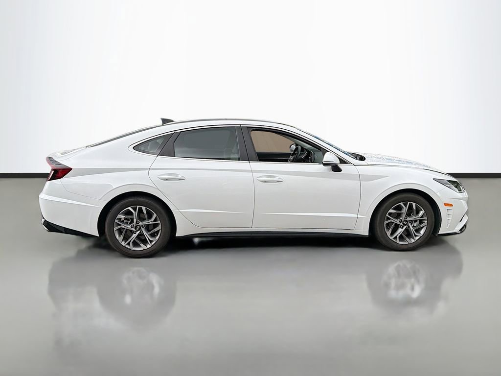 Used 2023 Hyundai Sonata SEL w/ Convenience Package FWD image 4