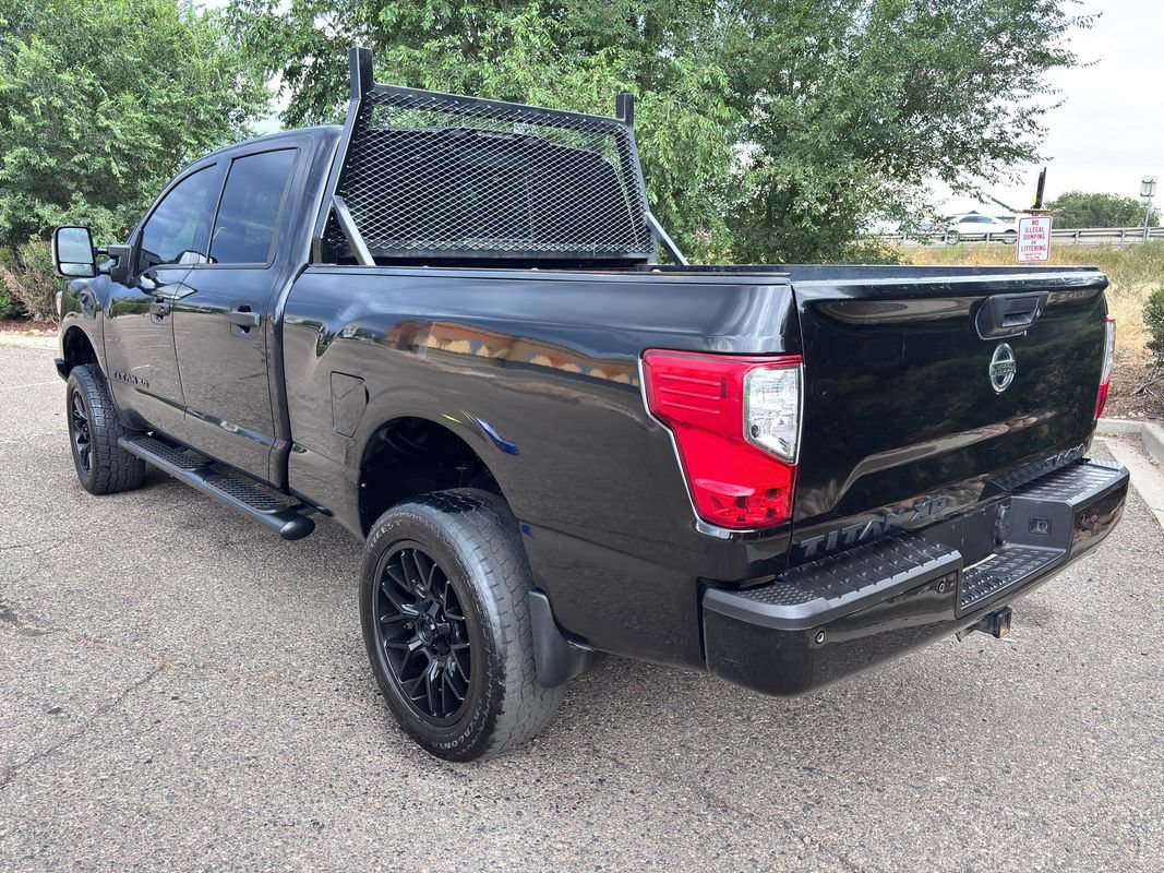 Used 2018 Nissan Titan SV w/ SV Convenience Package AWD/4WD image 3