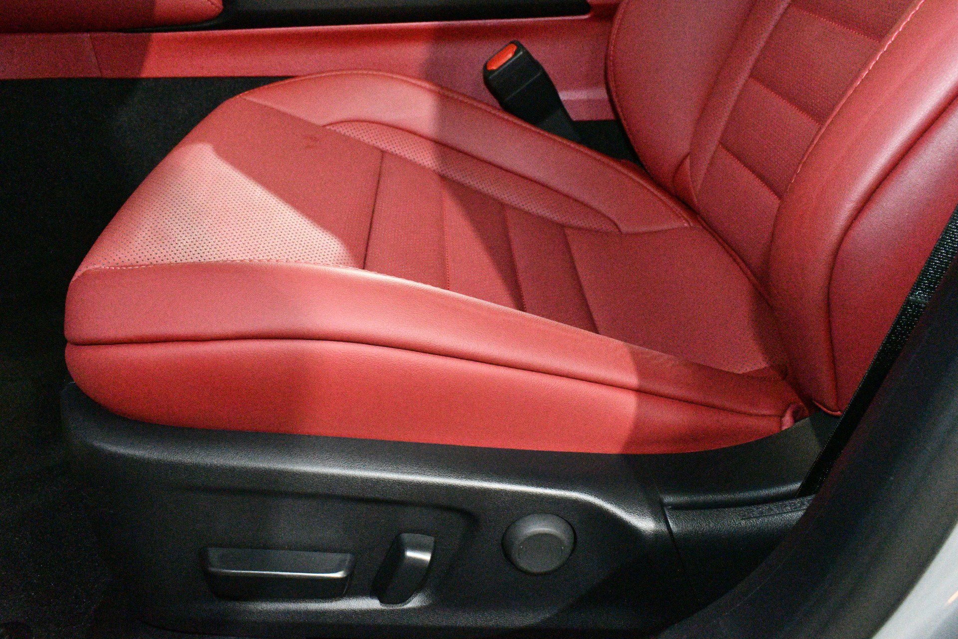 Used 2025 Lexus IS 350 F Sport w/ Navigation Package RWD image 13
