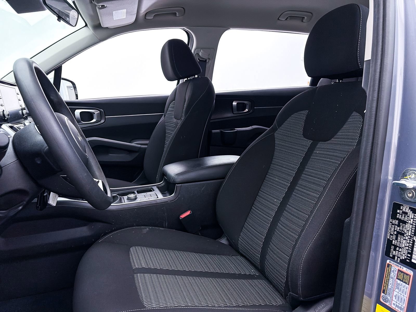 Used 2022 Kia Sorento LX image 17