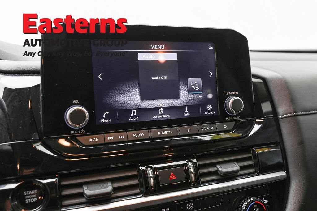 Used 2025 Nissan Pathfinder SV FWD image 21