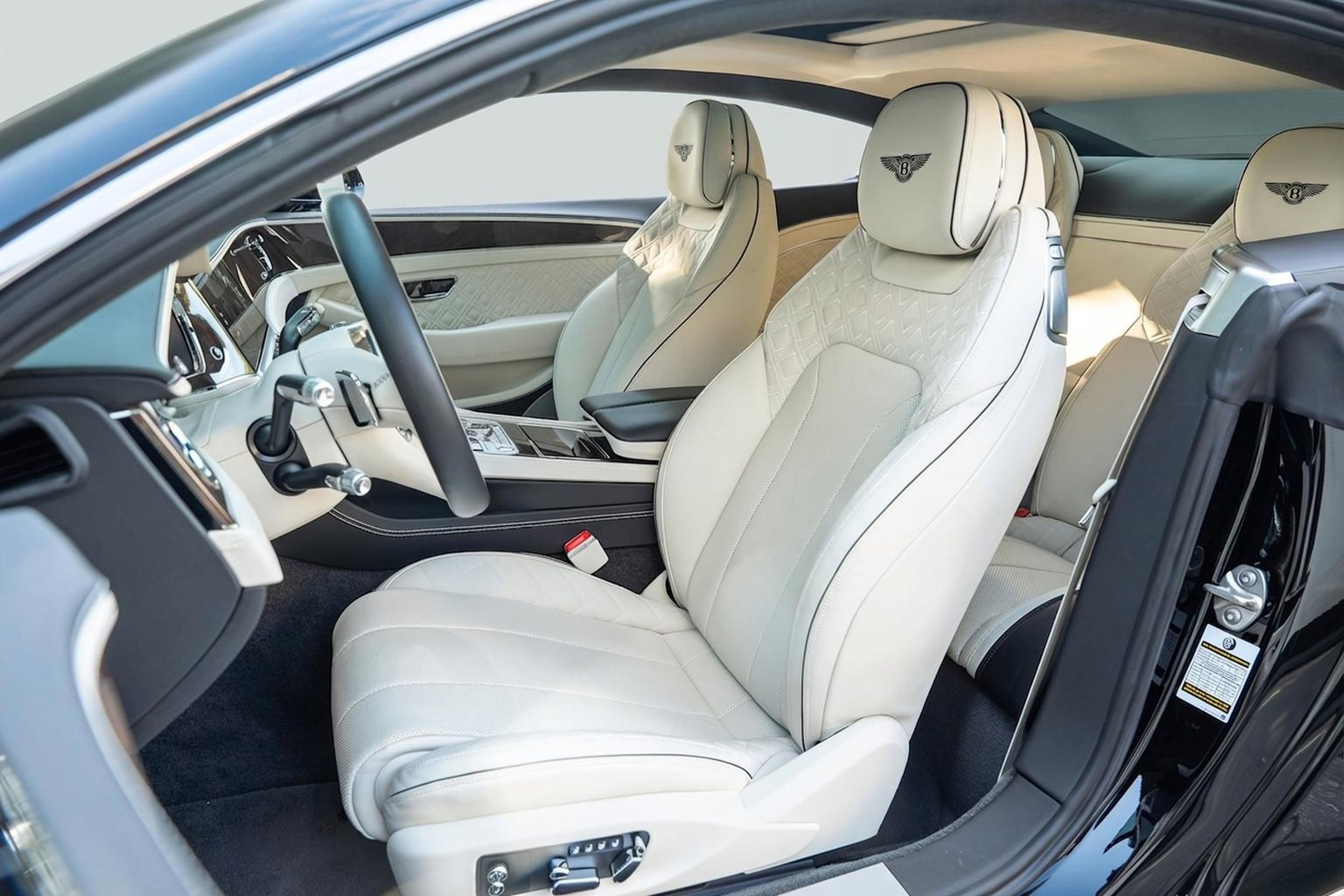 Used 2023 Bentley Continental GT Azure AWD/4WD image 8