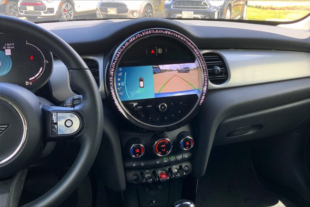 Used 2022 MINI Cooper 4-Door Hardtop FWD image 6