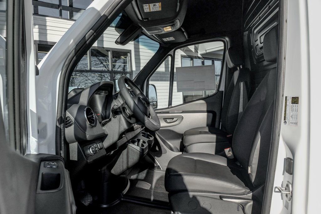 Used 2026 Mercedes-Benz Sprinter 2500 image 12