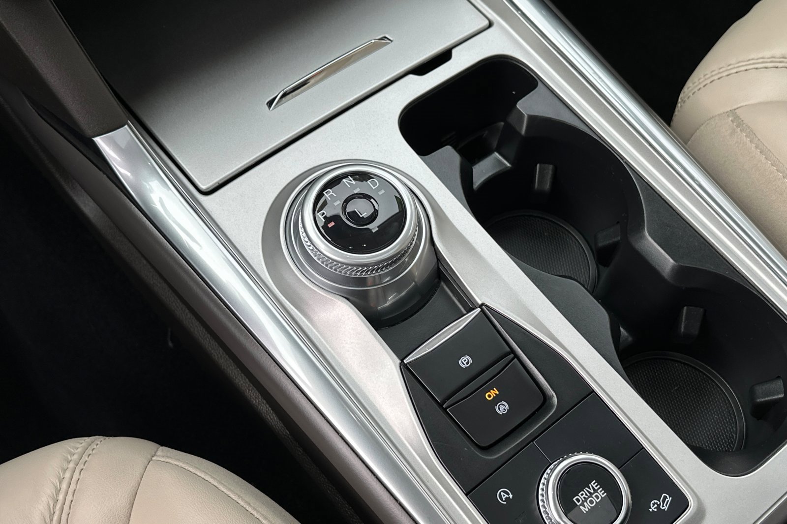 Used 2023 Ford Explorer Platinum w/ Equipment Group 601A image 22