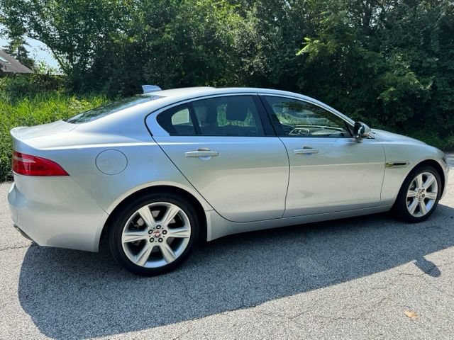 Used 2018 Jaguar XE Premium AWD/4WD image 5