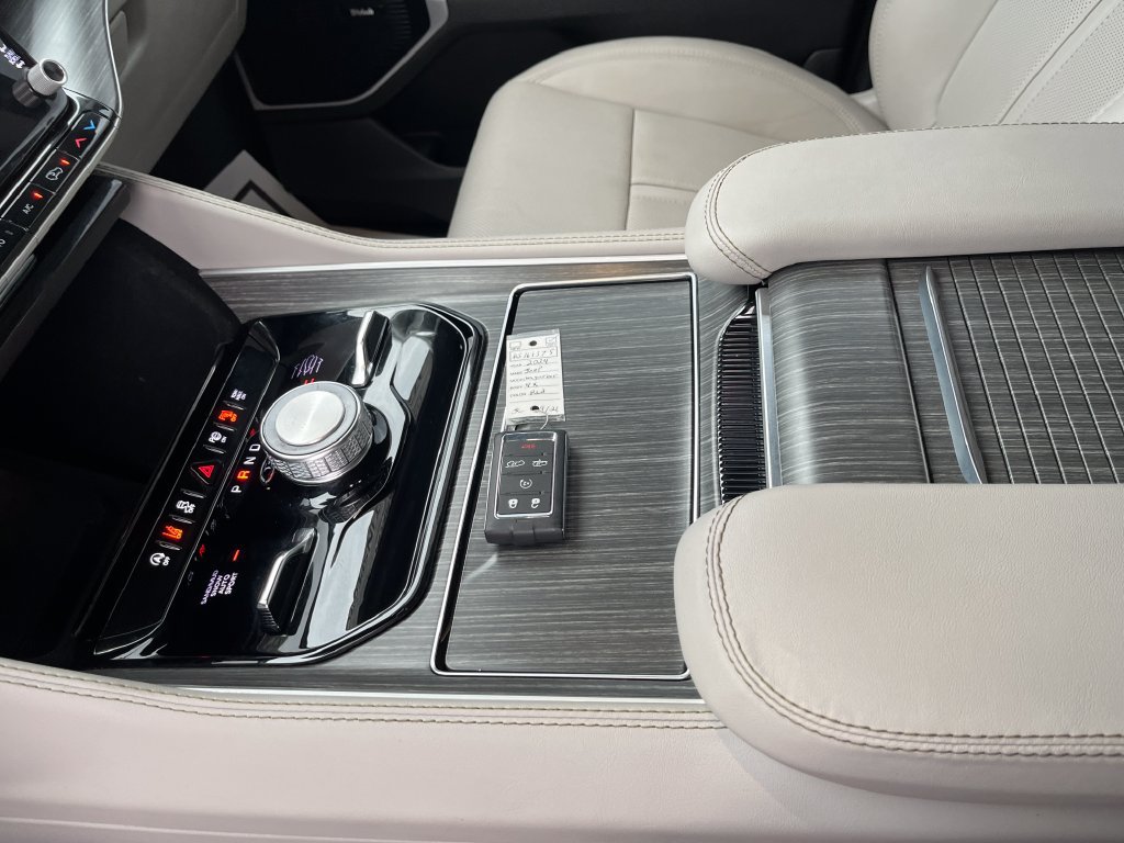 Used 2024 Jeep Wagoneer Series III w/ Premium Group I AWD/4WD image 21