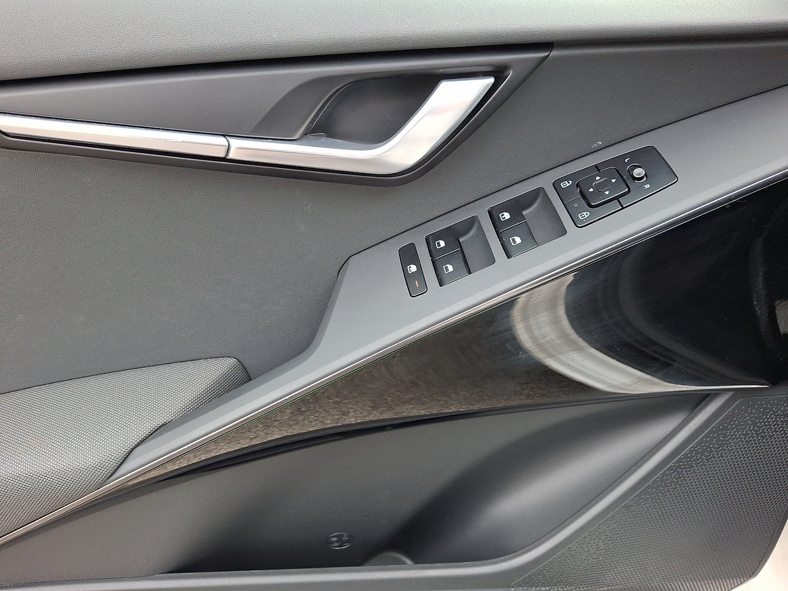 Used 2023 Kia Niro Wind w/ Wind Preserve Package FWD image 12