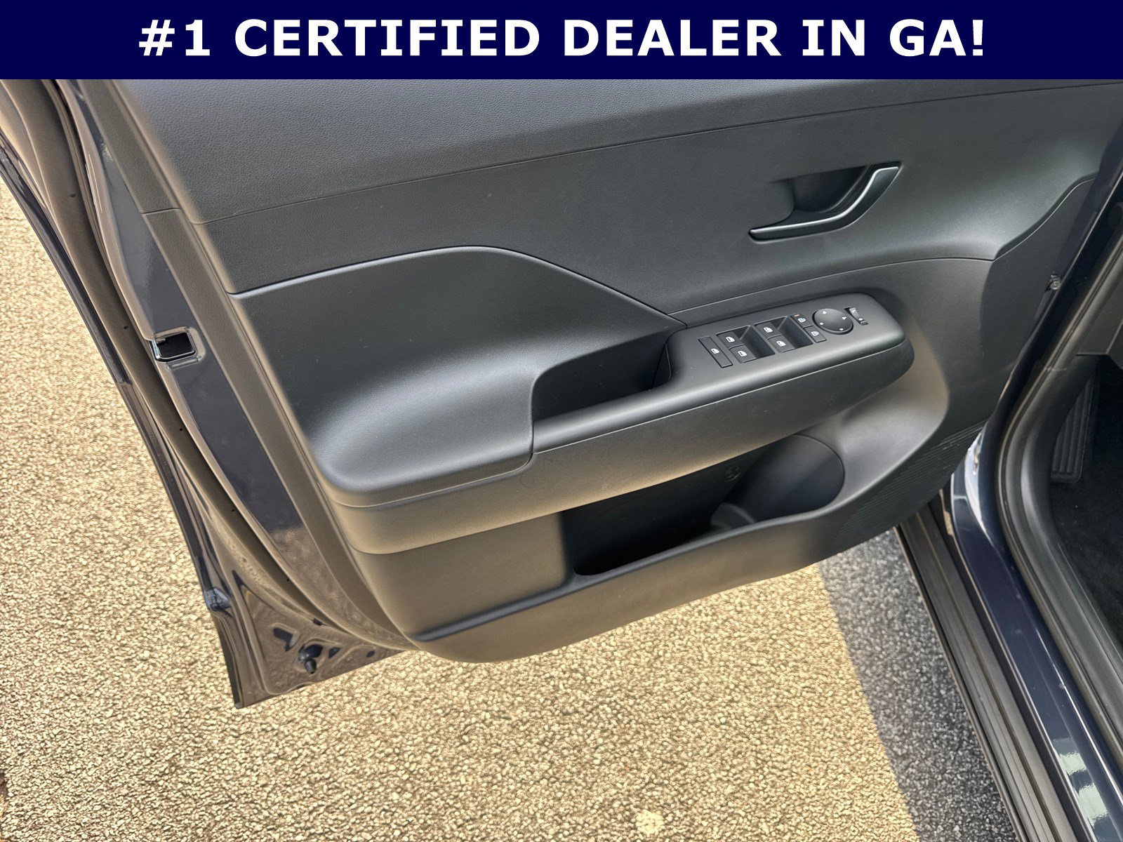 Certified 2025 Hyundai Kona SEL image 10