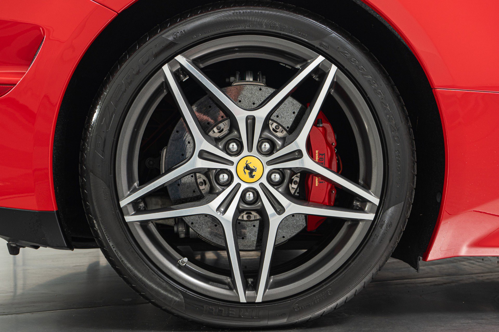 Used 2016 Ferrari California T image 36