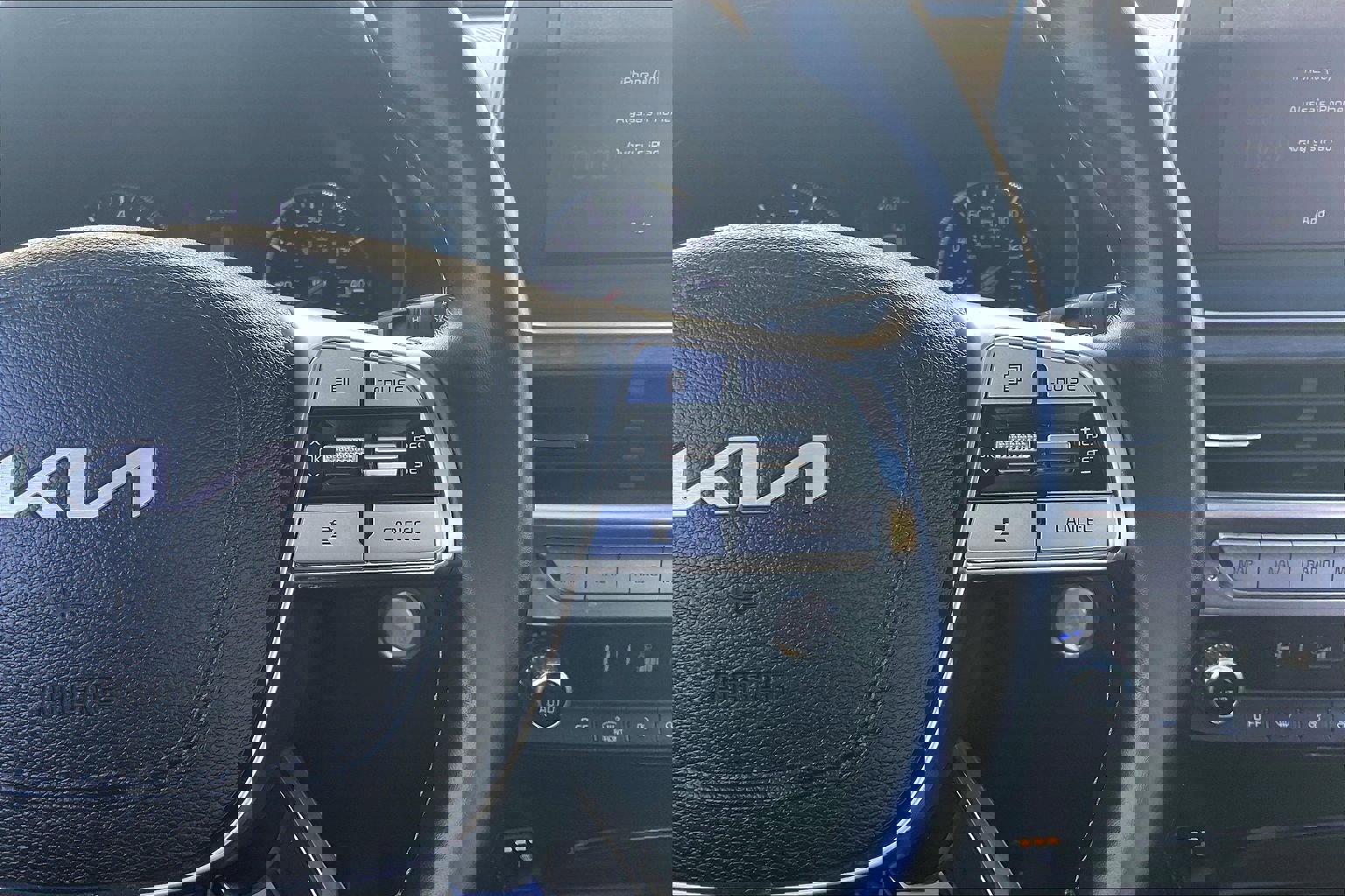 Used 2022 Kia Telluride EX w/ EX Premium Package image 24