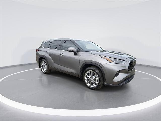 Certified 2026 Toyota Highlander Limited AWD/4WD image 3