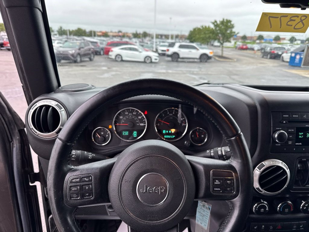 Used 2016 Jeep Wrangler Unlimited Sahara w/ Dual Top Group AWD/4WD image 10