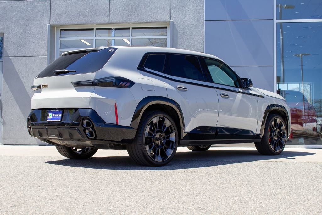 Used 2025 BMW XM AWD/4WD image 10