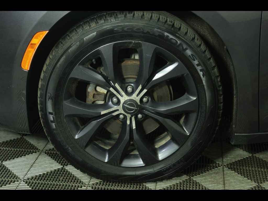 Used 2018 Chrysler Pacifica Touring Plus w/ S Appearance Package image 7