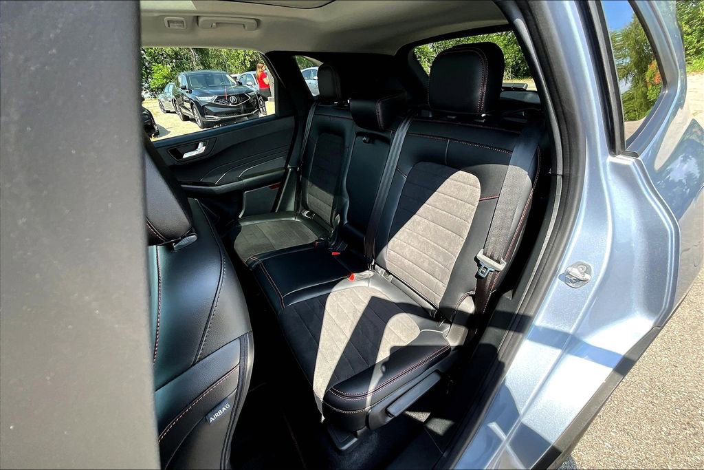 Used 2022 Ford Escape SEL w/ SEL Stealth AWD Package image 37