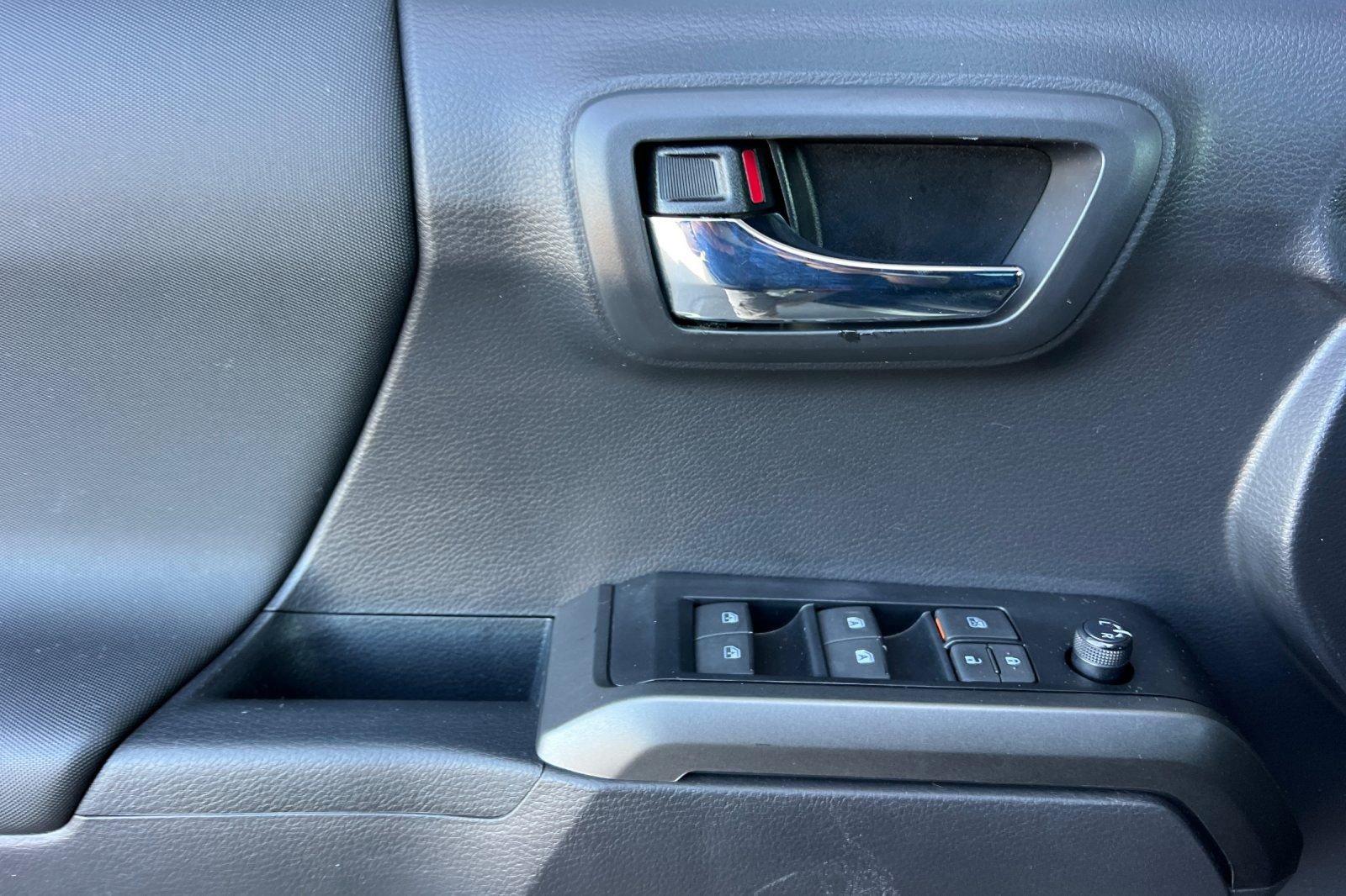 Certified 2023 Toyota Tacoma TRD Off-Road image 13