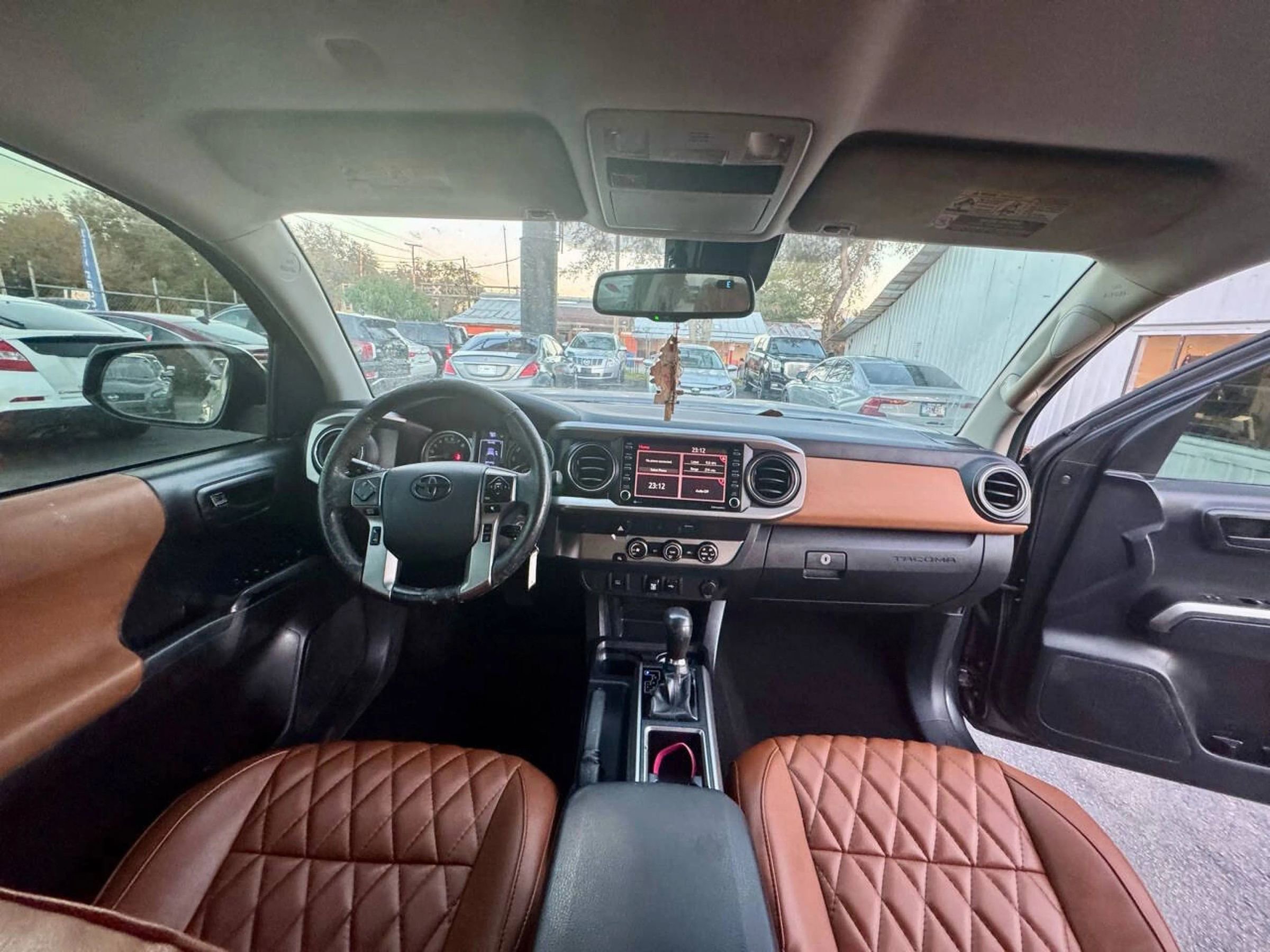 Used 2020 Toyota Tacoma SR5 image 24