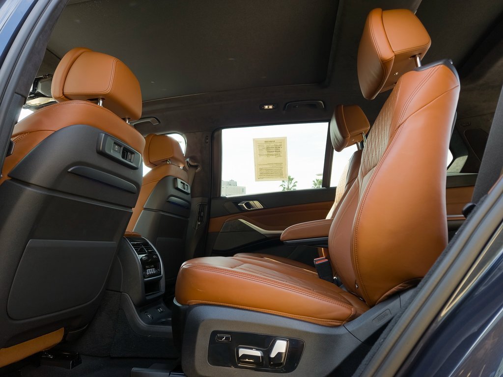 Certified 2022 BMW X7 M50i image 21