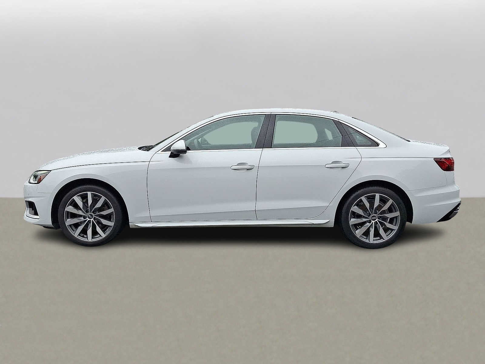 Used 2022 Audi A4 2.0T Premium Plus w/ Premium Plus Package AWD/4WD image 32