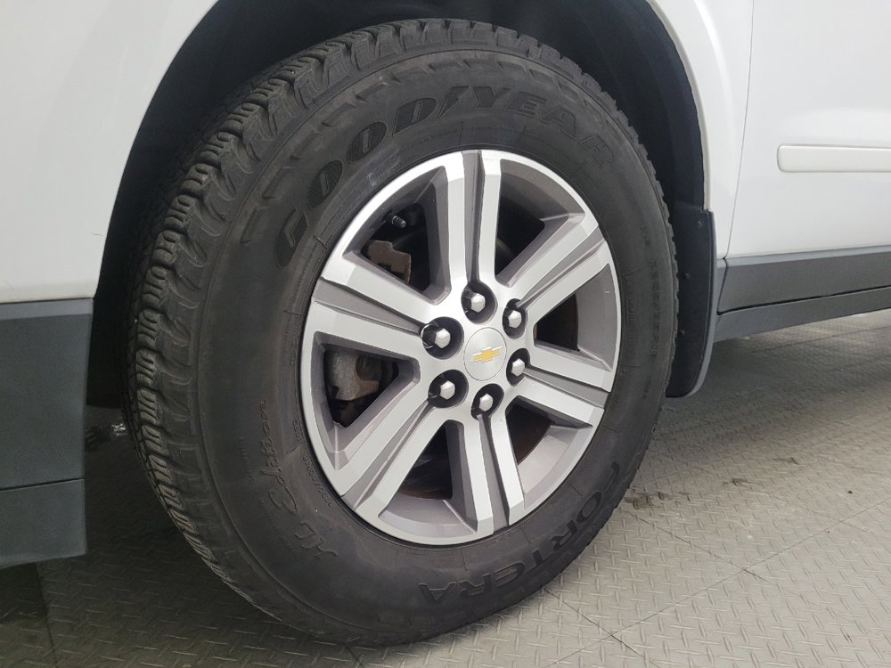 Used 2017 Chevrolet Traverse LT image 31