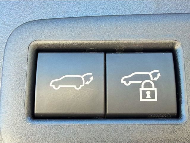 Used 2023 Lexus UX 250h FWD w/ Accessory Package (Z1) image 13