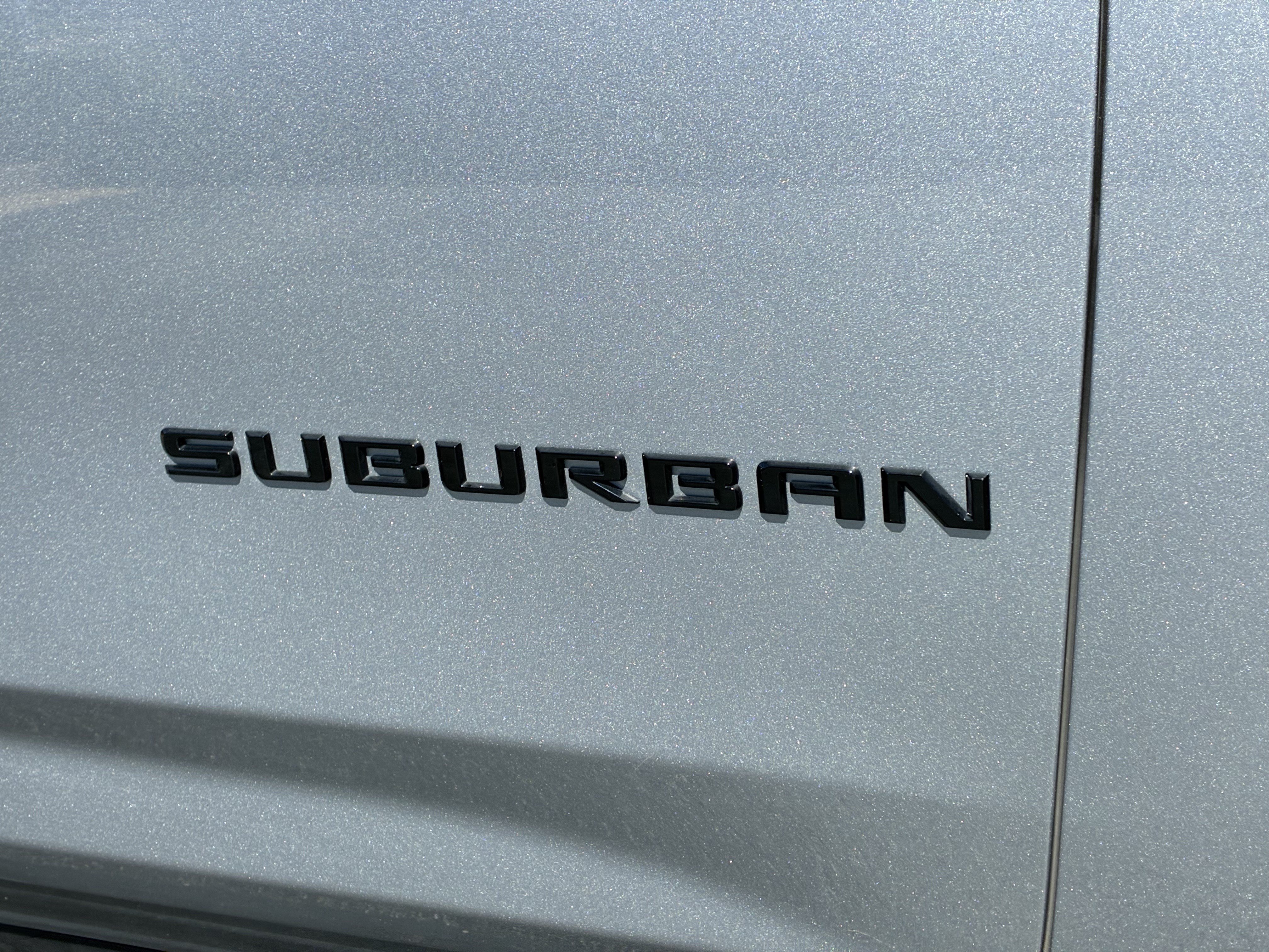Used 2024 Chevrolet Suburban RST w/ Luxury Package RWD image 7