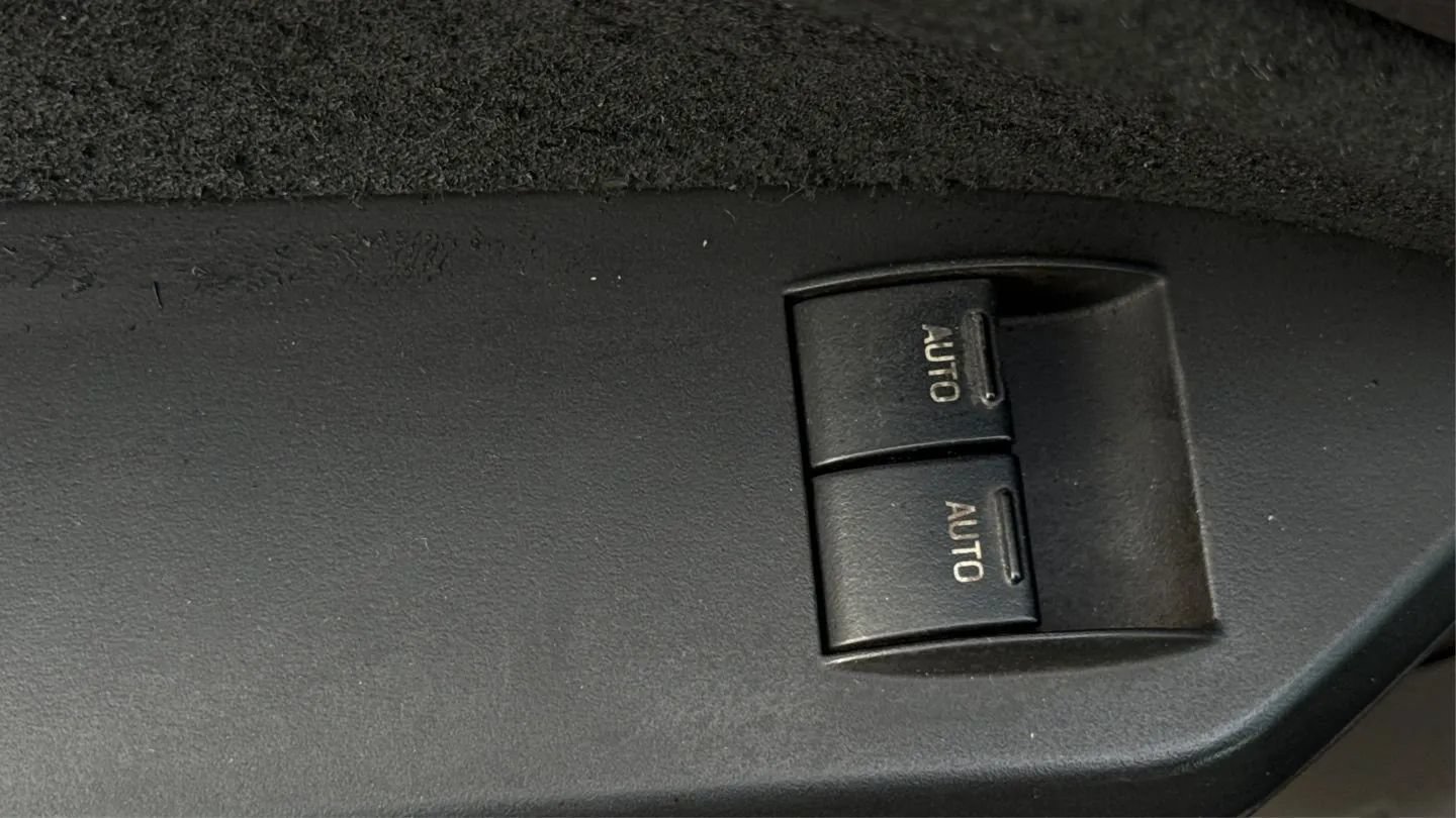 Used 2006 Ford Mustang GT Premium RWD image 32