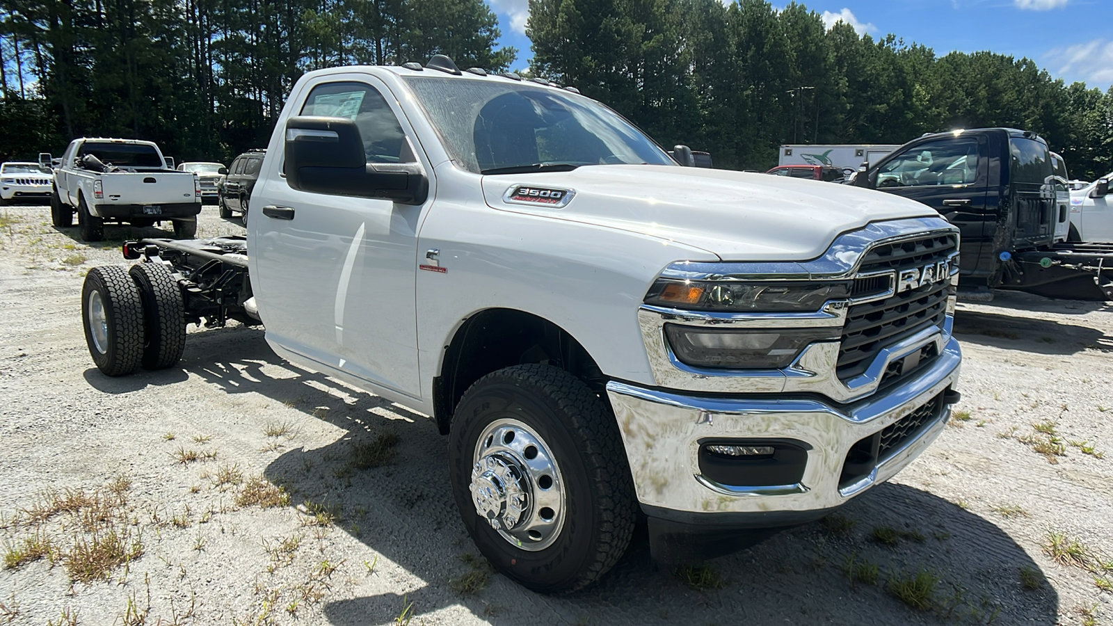 New 2025 RAM 3500 Tradesman AWD/4WD image 5