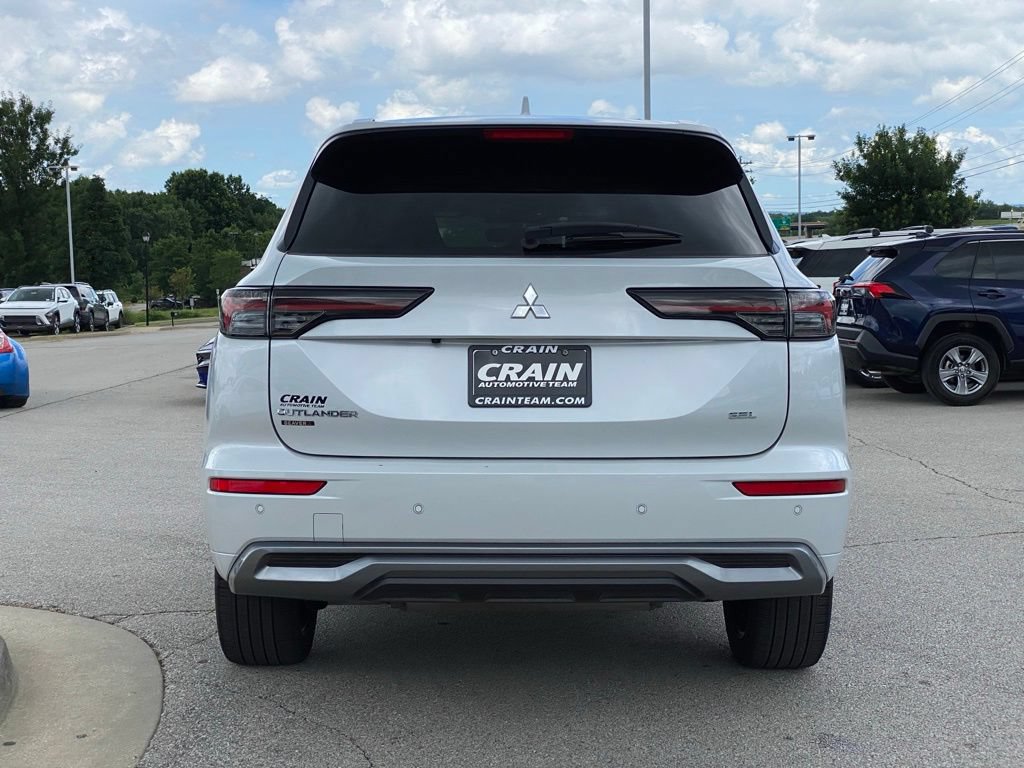 Used 2025 Mitsubishi Outlander SEL FWD image 6