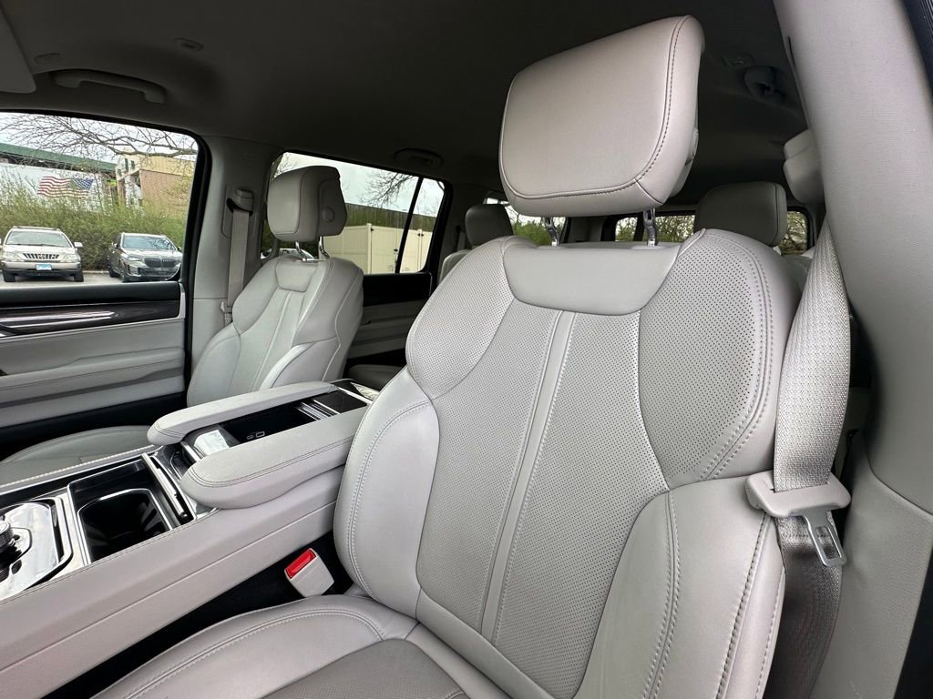 Used 2024 Jeep Wagoneer 4WD image 18