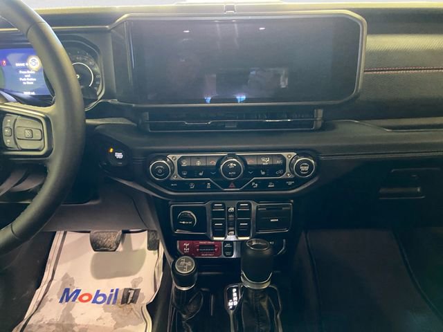 Used 2025 Jeep Gladiator Rubicon image 12