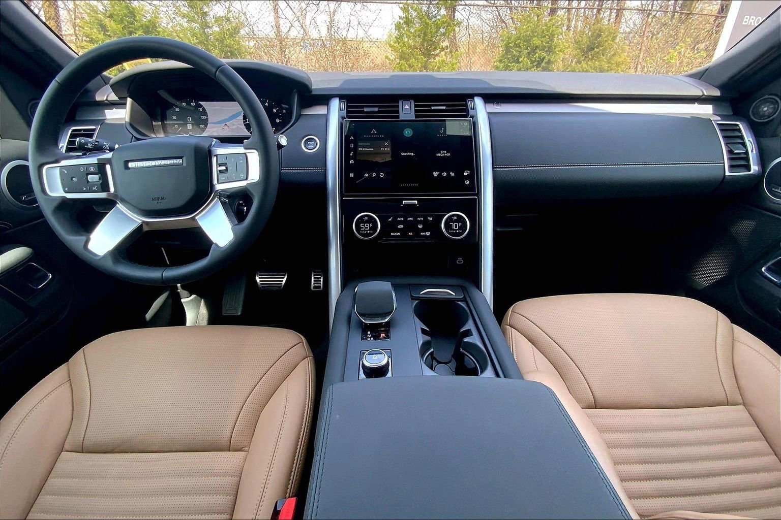 Used 2025 Land Rover Discovery Dynamic SE AWD/4WD image 15