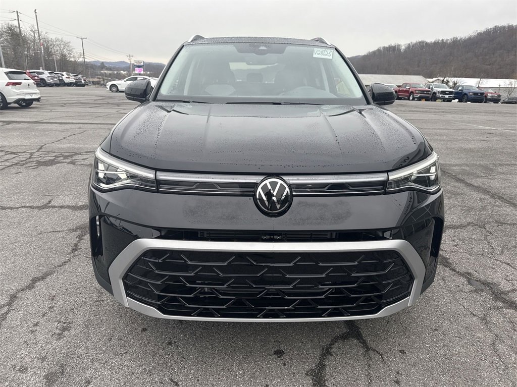 New 2025 Volkswagen Taos SEL image 2