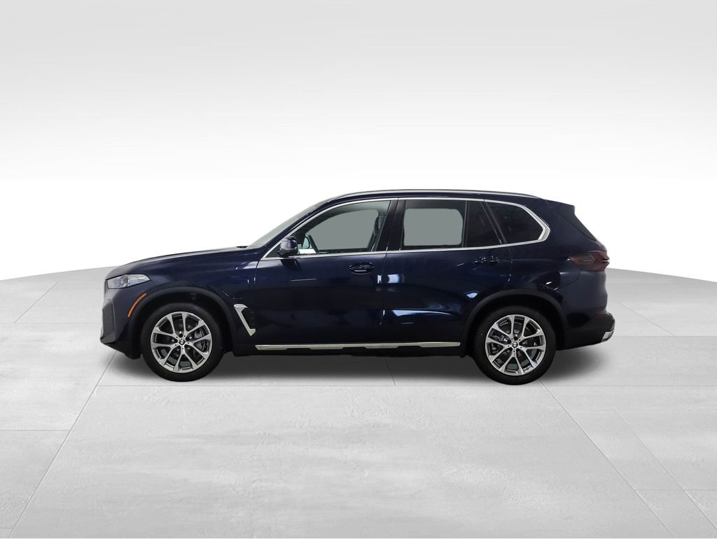 New 2026 BMW X5 xDrive50e w/ Climate Comfort Package image 2