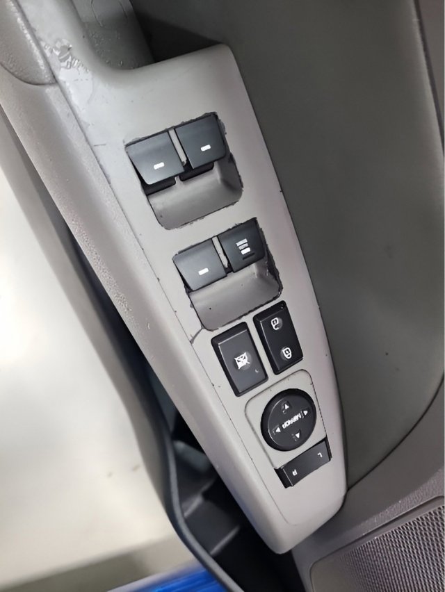 Used 2018 Hyundai Elantra SEL FWD image 18