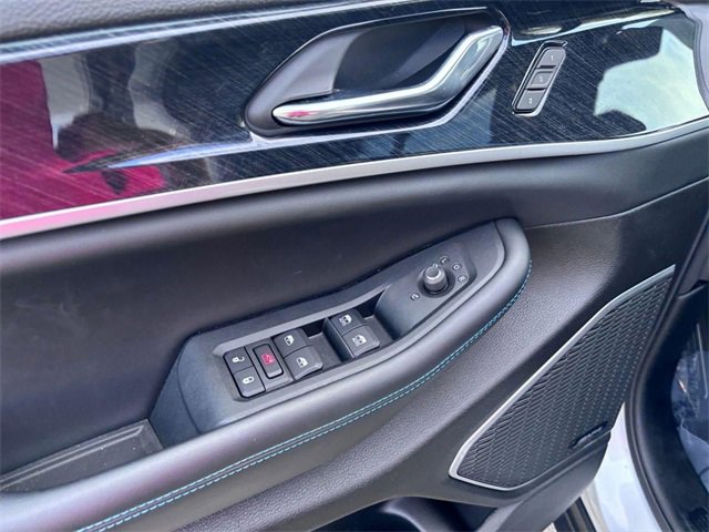 Used 2024 Jeep Grand Cherokee Trailhawk image 14