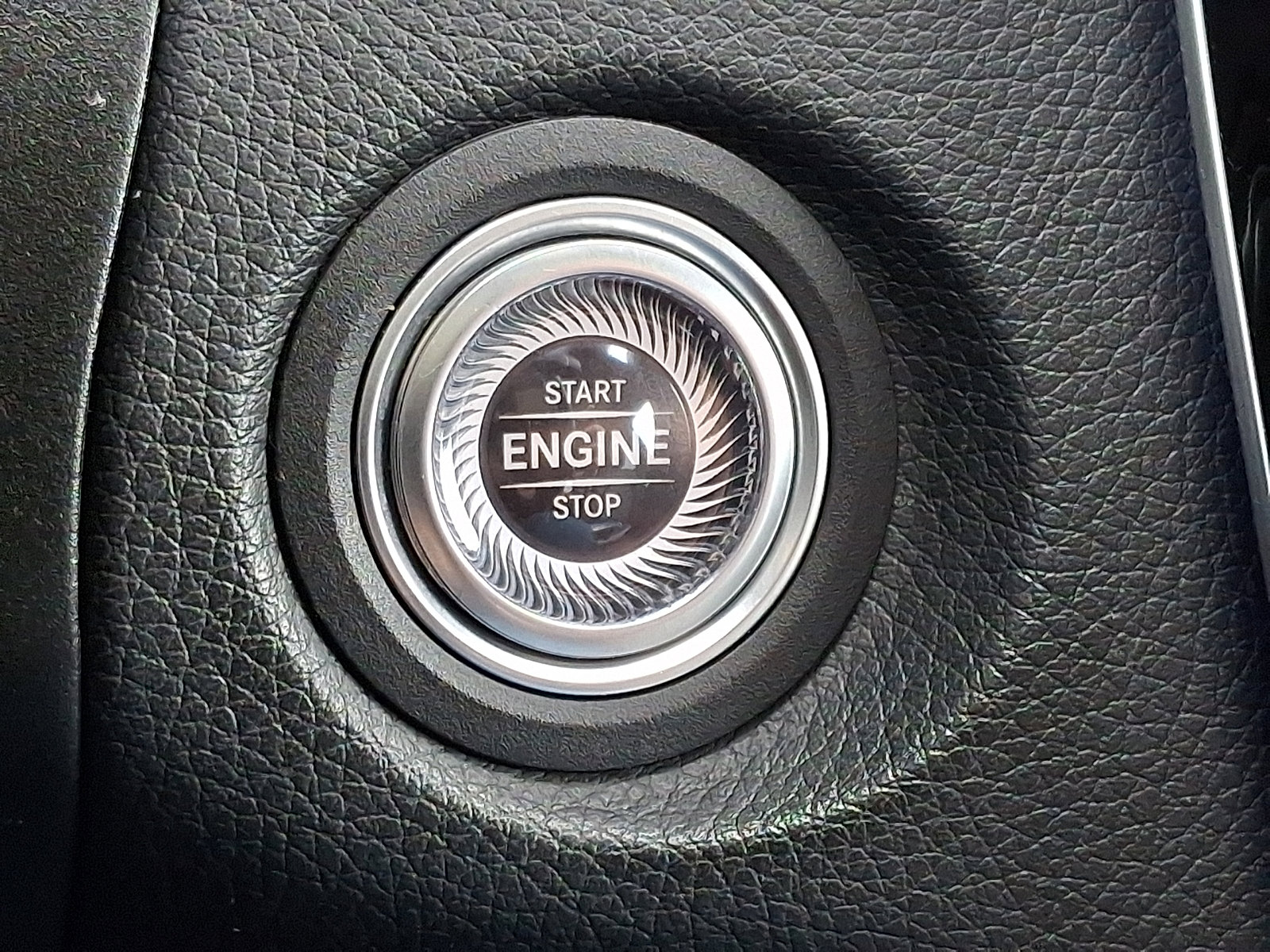 Used 2021 Mercedes-Benz GLC 300 4MATIC image 23