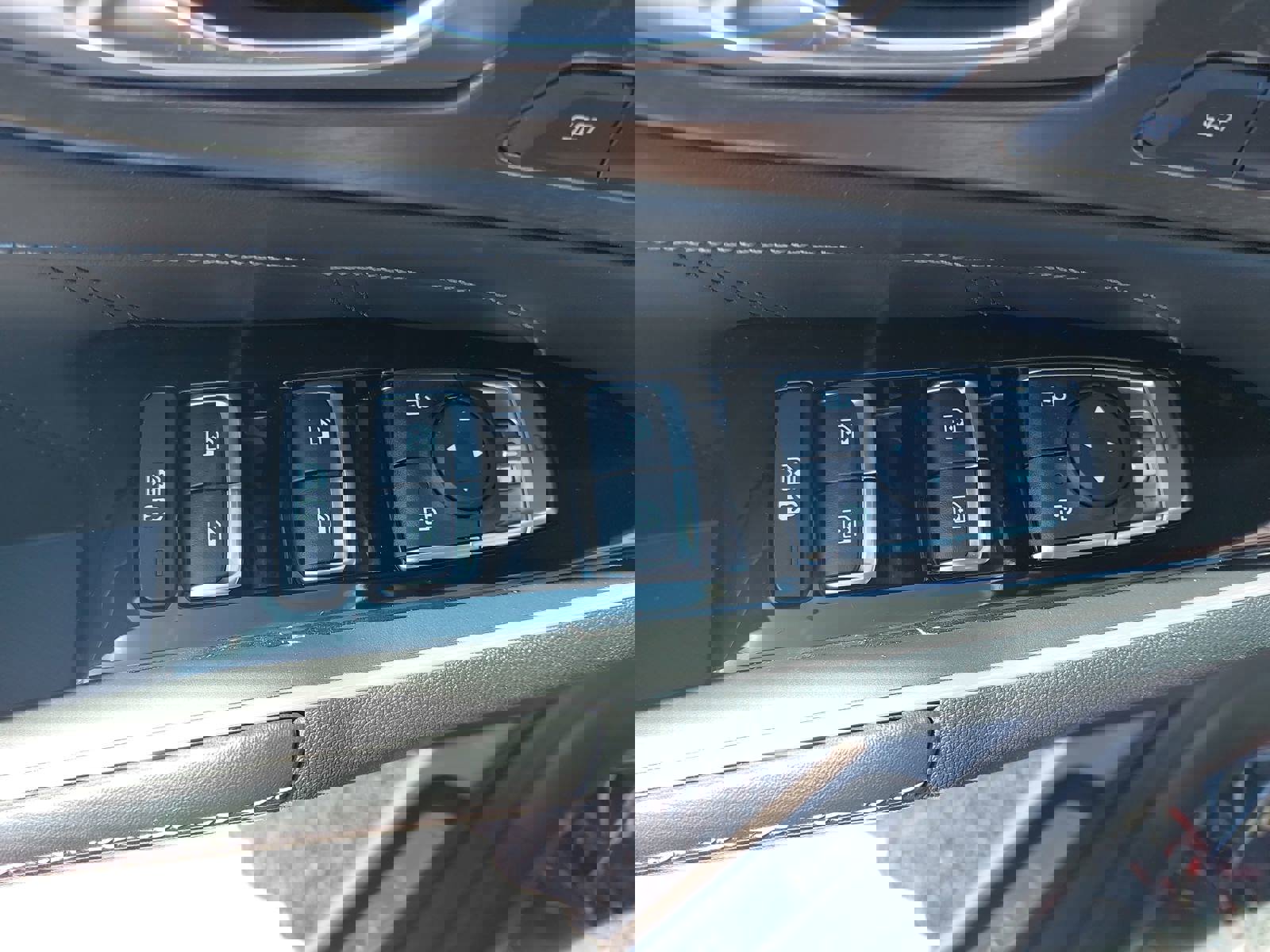 Used 2023 Kia Sorento SX image 29