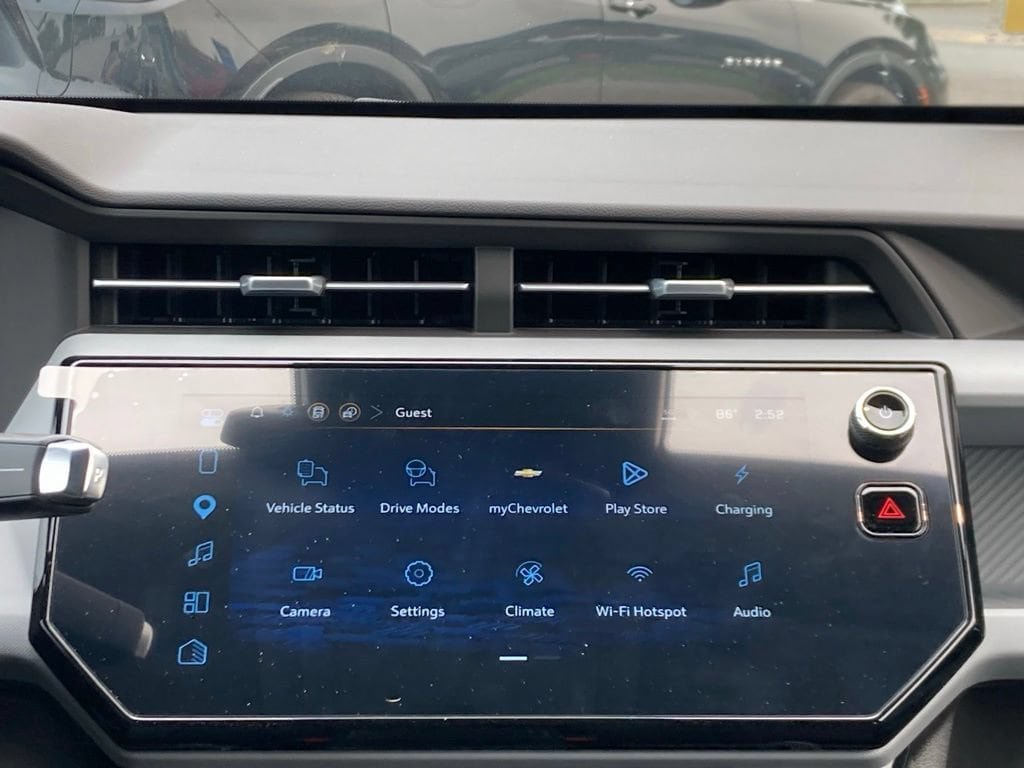 New 2027 Chevrolet Bolt LT w/ Comfort Package FWD image 11