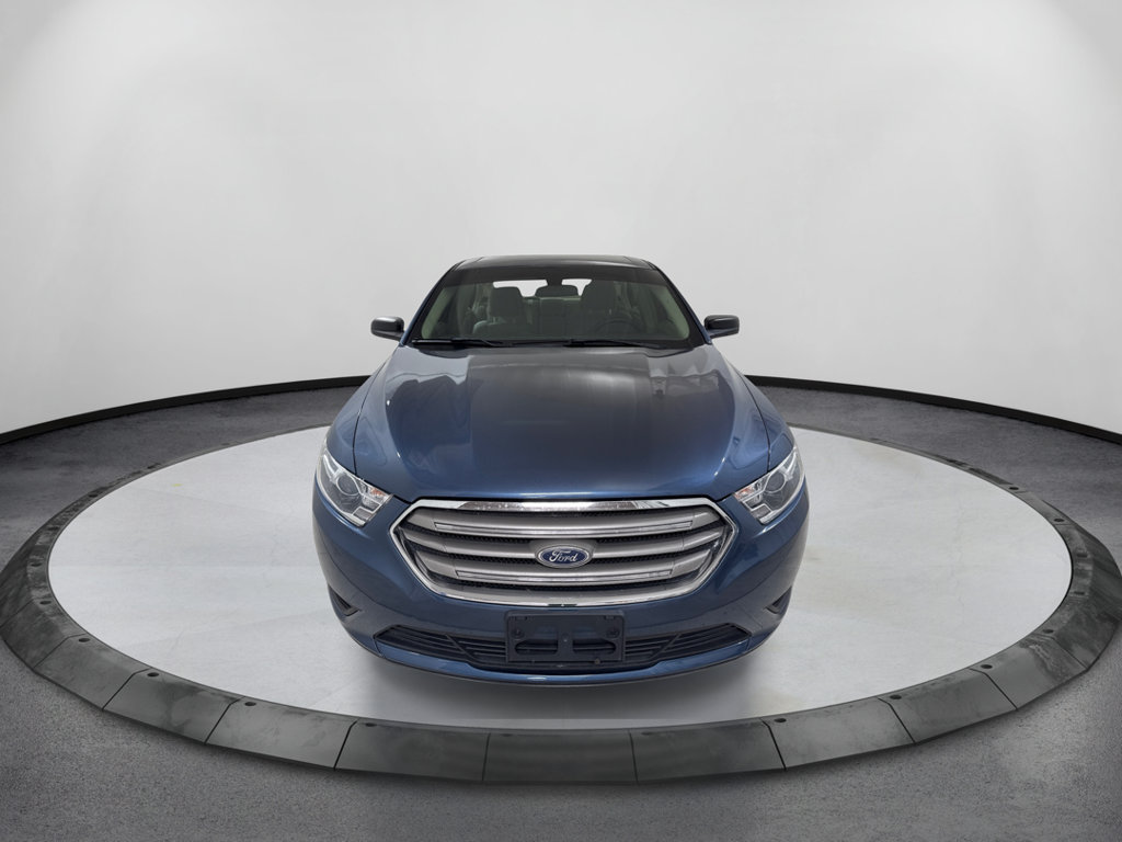 Used 2018 Ford Taurus SE FWD image 2