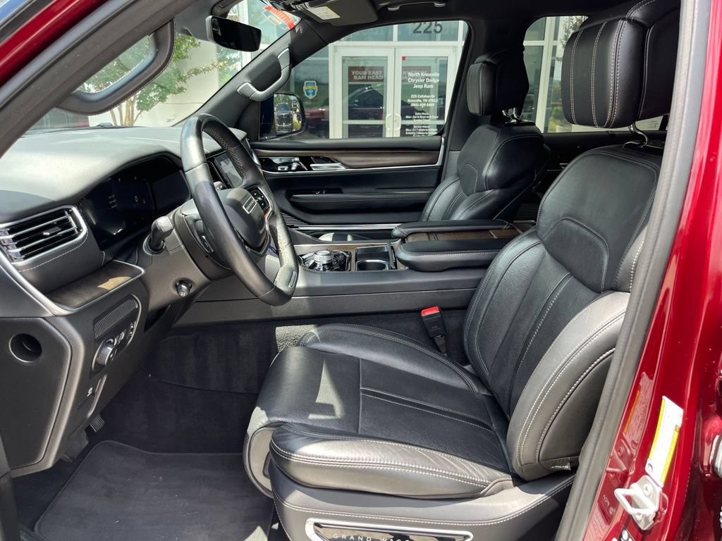 Used 2023 Jeep Grand Wagoneer 4WD image 4