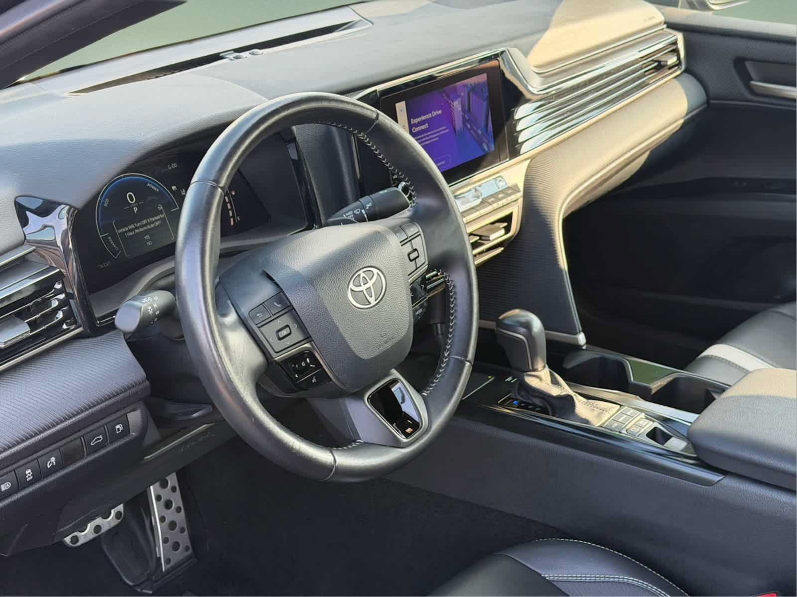 Used 2025 Toyota Camry SE FWD image 30