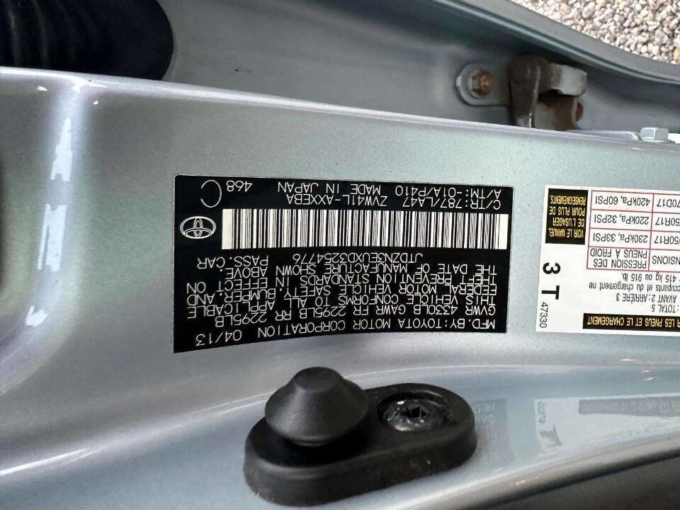 Used 2013 Toyota Prius V Five image 25