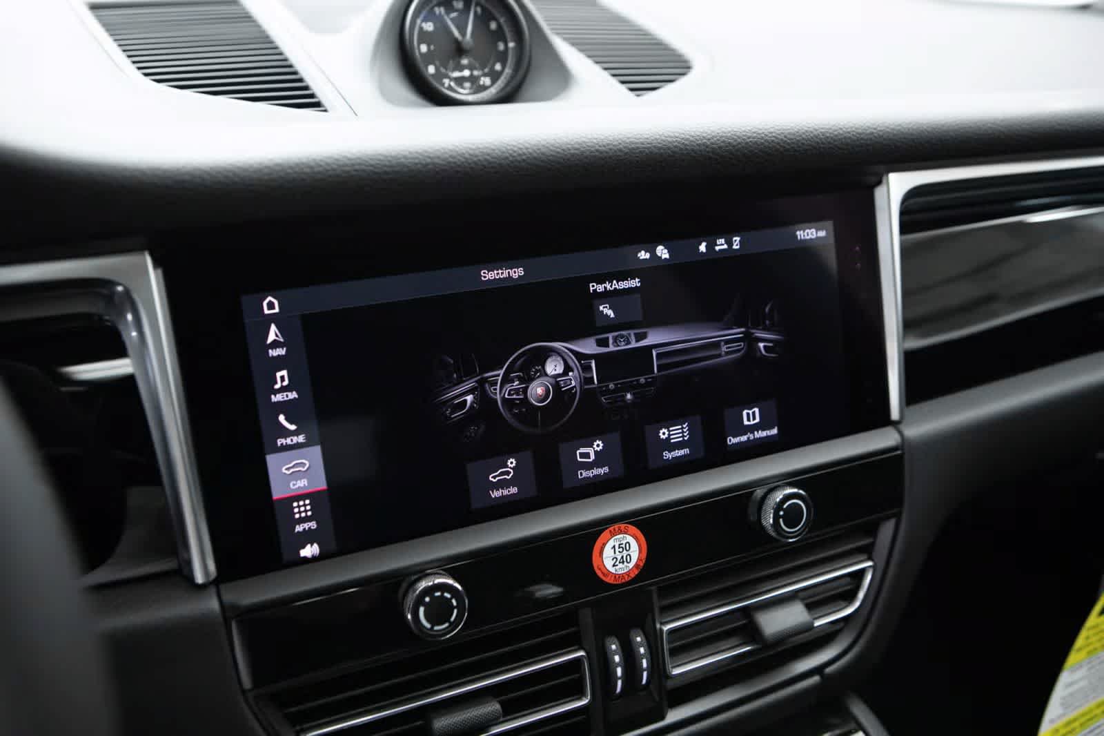 Used 2026 Porsche Macan AWD/4WD image 15