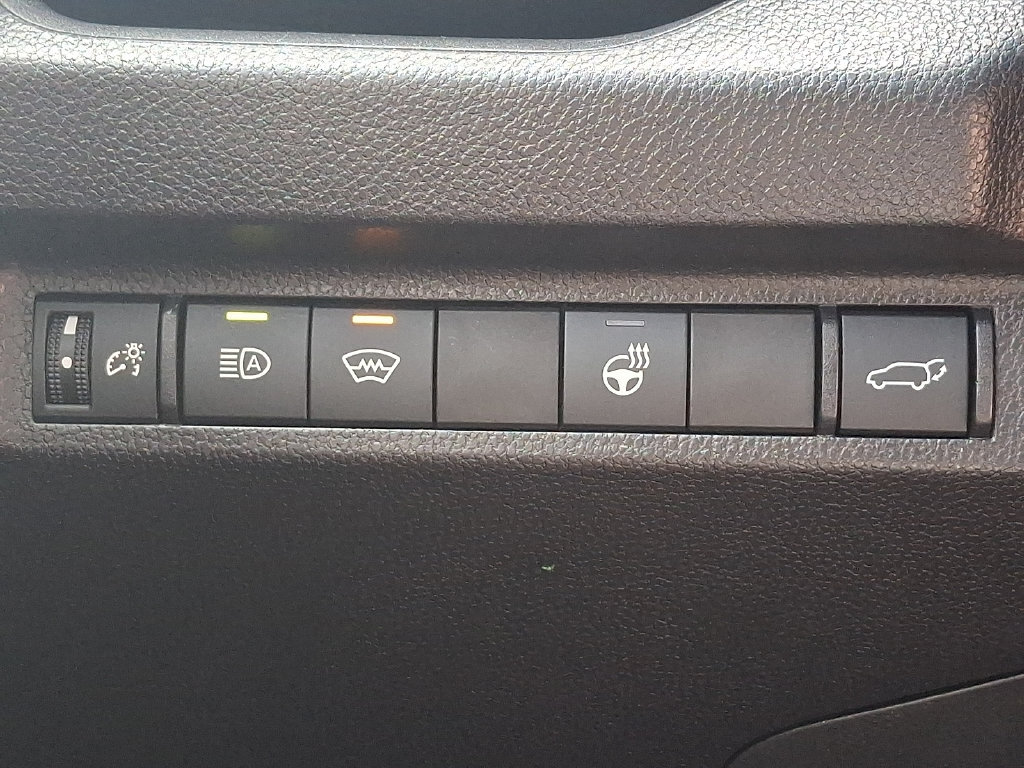 Used 2025 Toyota RAV4 XLE Premium w/ Weather Package AWD/4WD image 23