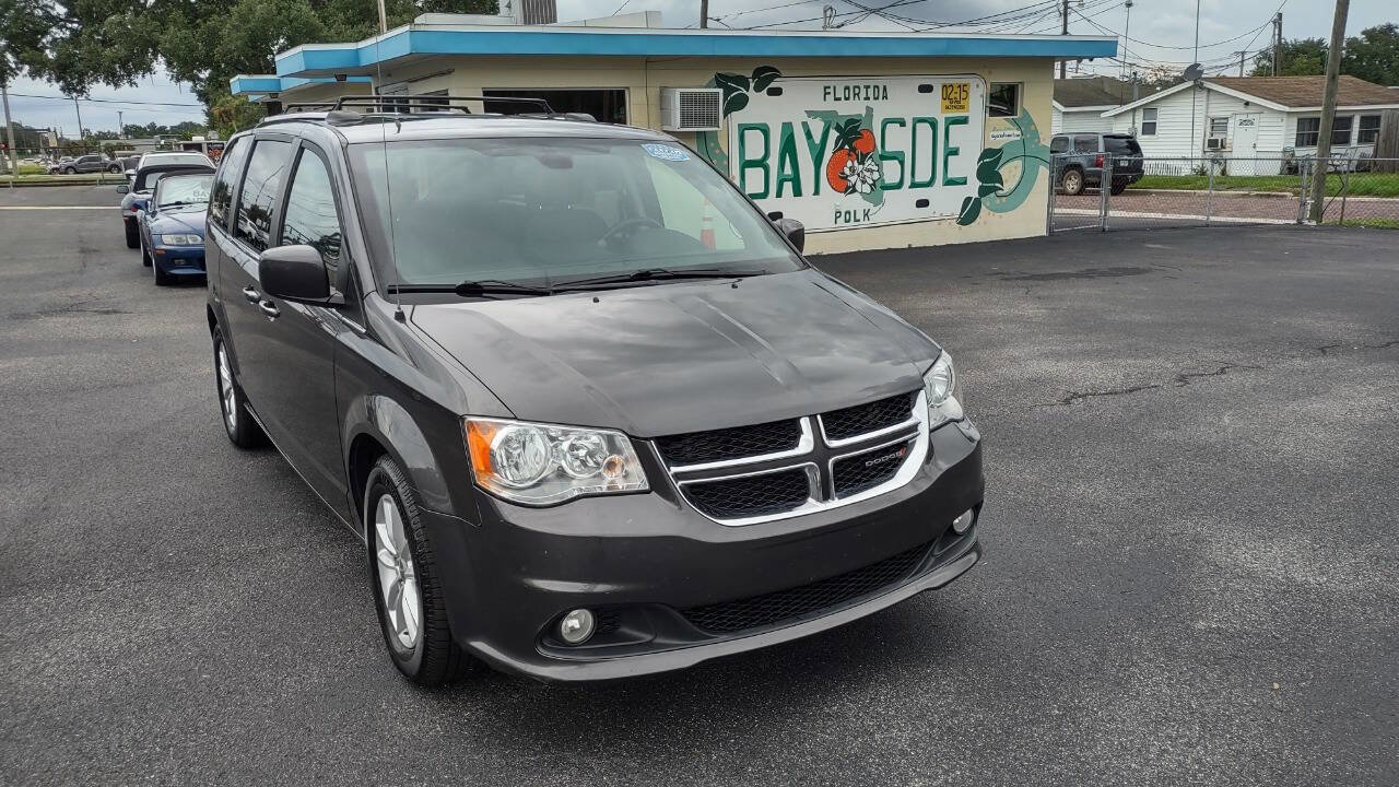 Used 2019 Dodge Grand Caravan SXT image 3