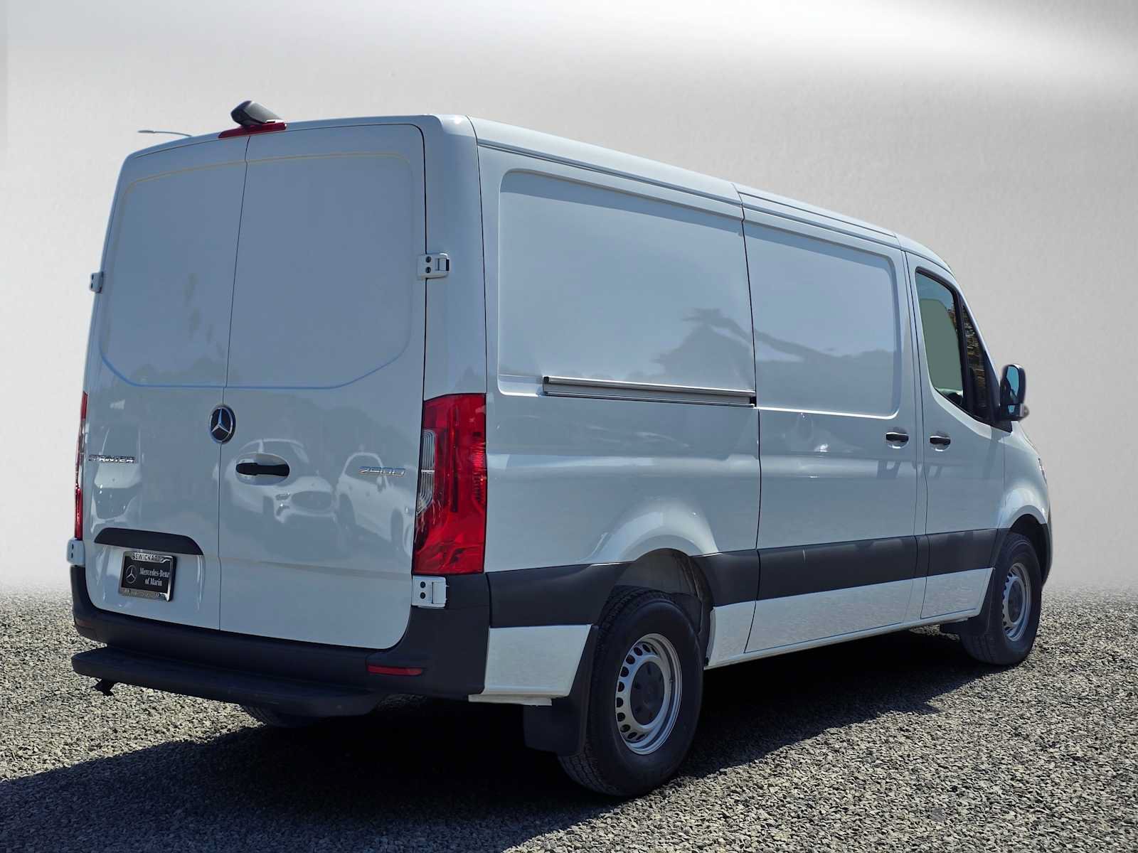 Used 2025 Mercedes-Benz Sprinter 2500 image 3