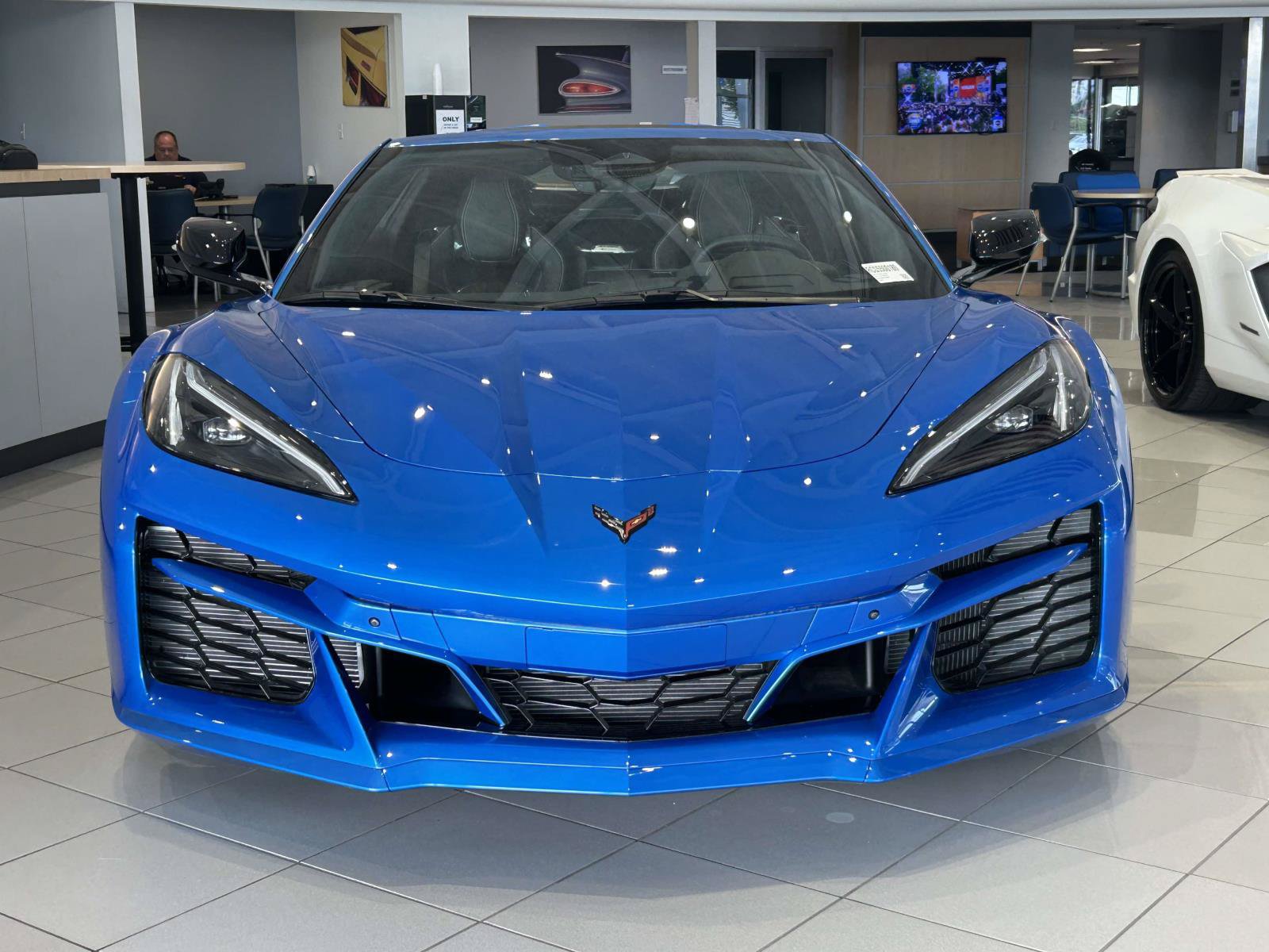 Used 2025 Chevrolet Corvette E-Ray w/ Stealth Interior Trim Package AWD/4WD image 2